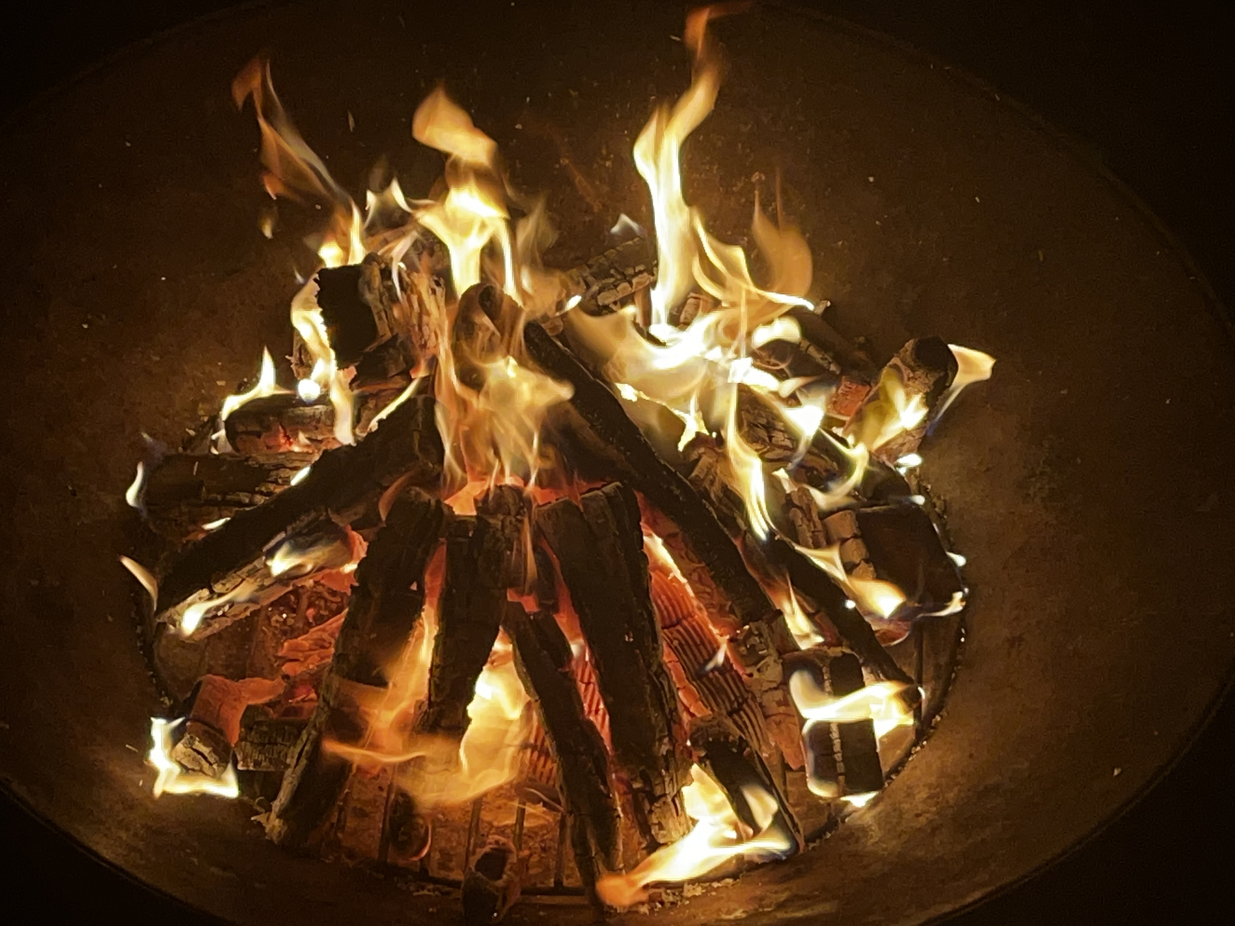Talk am Lagerfeuer – foundation dark ötzi